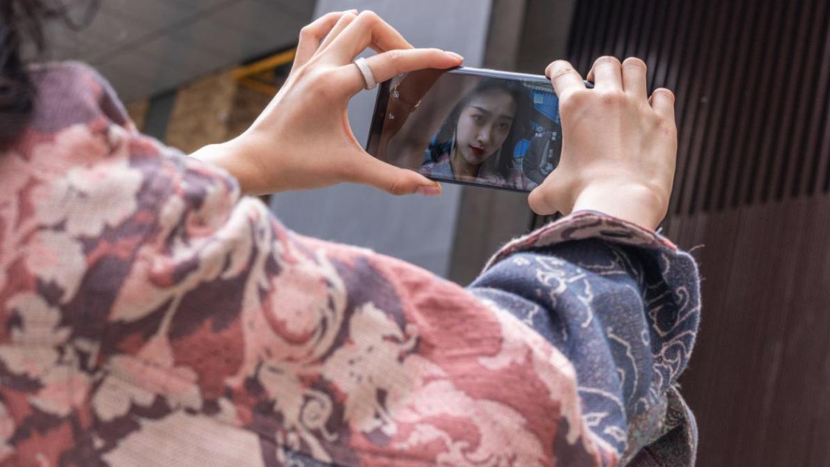 荣耀70|荣耀70评测：颜值天花板捍卫者，性能再次越级！