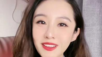 江苏卫视|江苏卫视花旦被曝结婚！手戴超大钻戒与新郎拥吻，男方颜值引热议