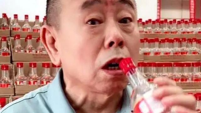 潘长江|潘长江坦言：我老潘是个实在人，因为直播毁了一辈子名声，不甘心