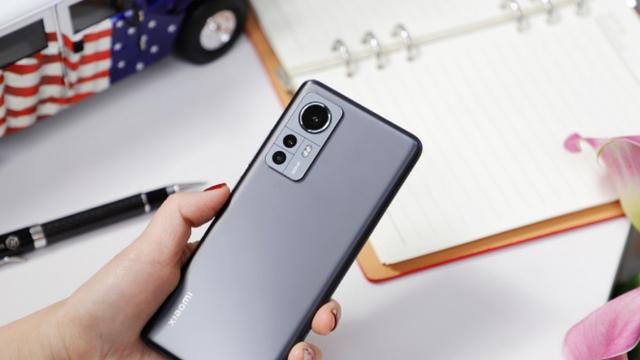 小米科技|小米12发布，续航逆天散热给力，小屏党的福音