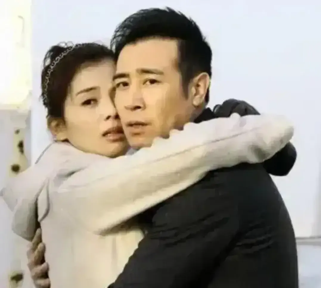吻戏|一次，刘涛跟于和伟拍一场吻戏，在于和伟毫无防备的时候，被刘涛亲了个措手不及