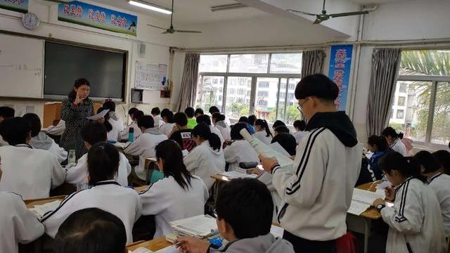 高考|“再差劲的高中也好过职高”，就业差异肉眼可见，中考后不要选错