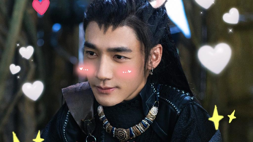 迪丽热巴|谁懂离殊？此沙发文：四月对我好点吧！迪丽热巴：三月对你不好吗