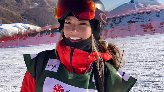 张艺兴|顶级流量！谷爱凌直播1800多万人在线看，展示中国龙，张艺兴尬问