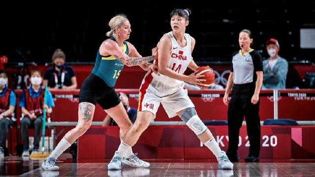 女篮|中国篮坛金童玉女！亚洲女篮第一中锋PK男友，训练撒狗粮太甜了