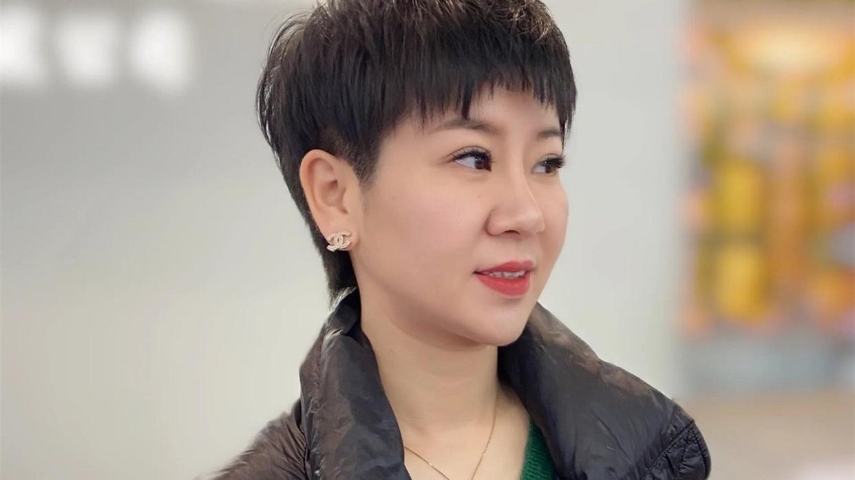 发型 9款适合50岁+女性的流行发型，端庄大气又自然，时髦洋气又减龄