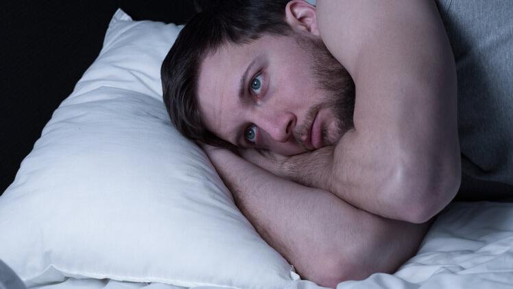 甲状腺|经常睡到半夜3、4点醒，再难入睡是怎么回事？多数是5个原因引起