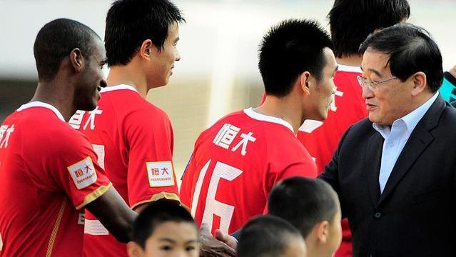 中超|2000万，海港拼满夺冠拼图，球迷褒贬不一：我们要的谁也抢不走