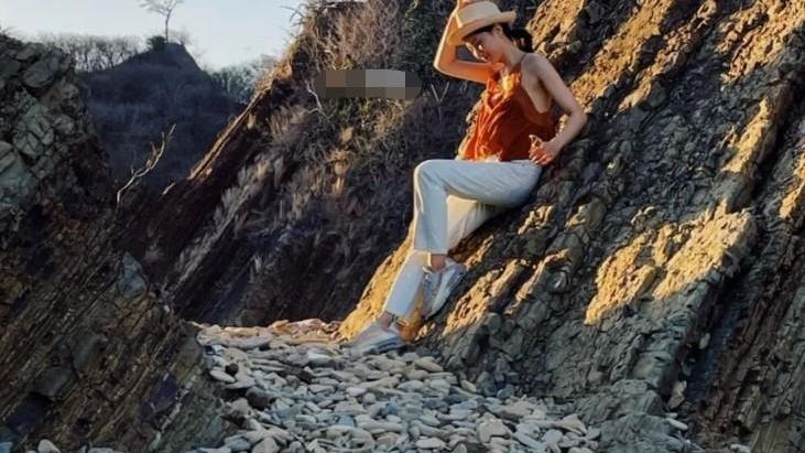 陈赫|陈赫前妻晒照，四肢纤细露出雪白肌肤，与高颜值洋男友旅游秀恩爱