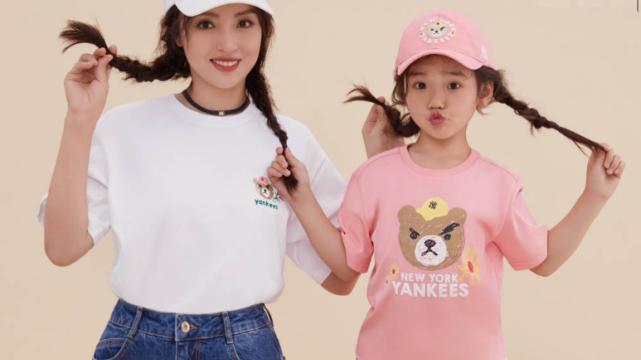 董璇|董璇小酒窝母亲节大片曝光，母女互揪小辫比身高，亲密无间似闺蜜