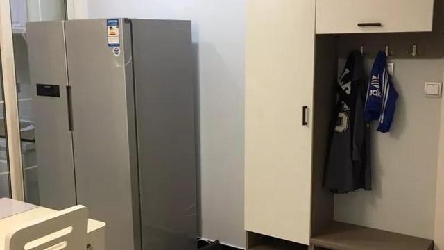 93㎡新房刚摆上家具，颜值最高的居然是200块买的酒柜小吧台！