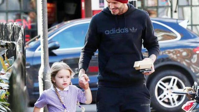 哈珀·贝克汉姆|彻底被小七迷住了！长开后的她会穿又会玩，真不愧是“国民闺女”