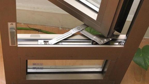 家里别傻傻用塑钢和铝合金封阳台了！现在盛行用这种，牢固更实用