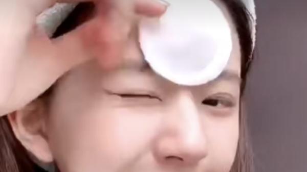赵露思 赵露思素颜被赞，分享的护肤好物便宜好用，效果一点不输大牌