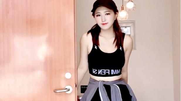 明码标价|22岁知名女星下海，约会15w起，明码标价找“干爹”，你怎么看？