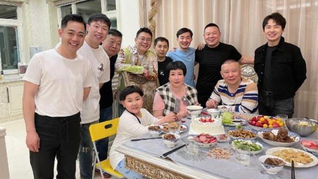 继母|不孝继子？郭麒麟未发文为继母庆生遭骂，被网友狠批红了就忘本