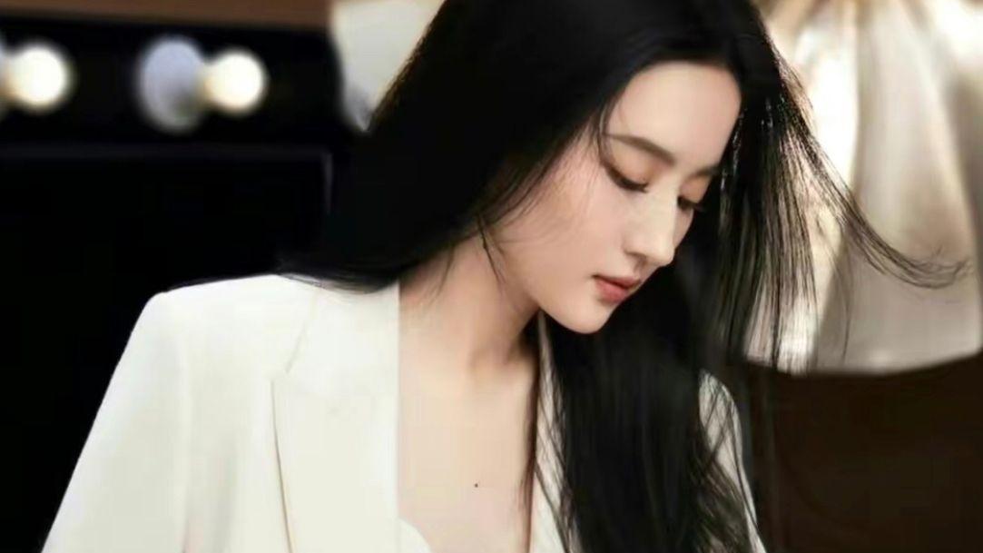 卷发 ?你适合“直发”还是“卷发”？看这三点就知道了！选不对老10岁