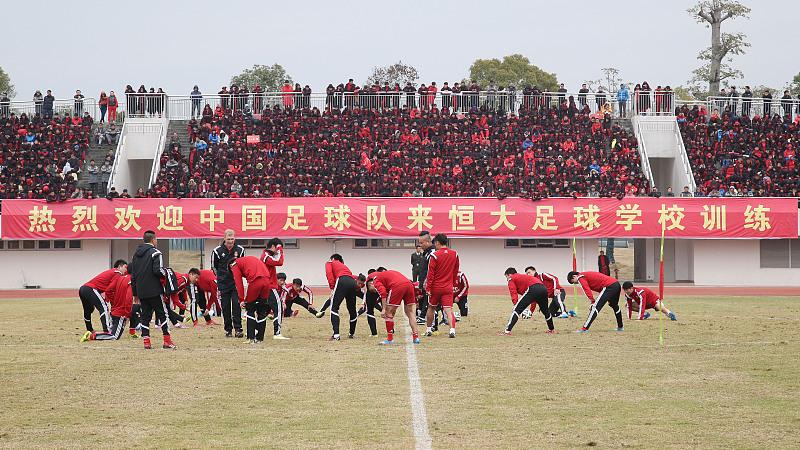 广州队|自救模式启动！新董事长上任坚决造血，广州队一条龙培养足球人才