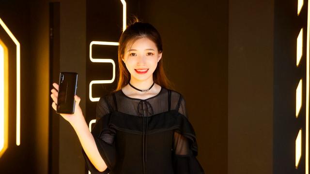 iqoo|iQOO 10 Pro遭曝光：影像旗舰+台积电骁龙8，充电接近C口极限