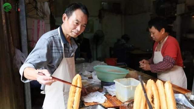 早餐店，大概都是这么倒闭的，竞争只会越来越大吧