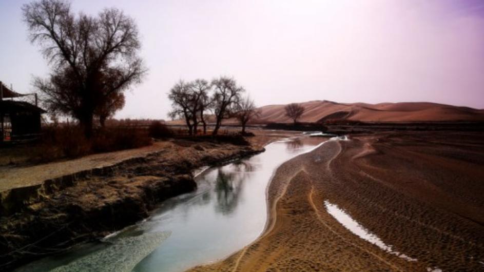 雅鲁藏布江|把雅鲁藏布江水引入塔里木盆地会如何？造出超过青海湖30倍的大湖