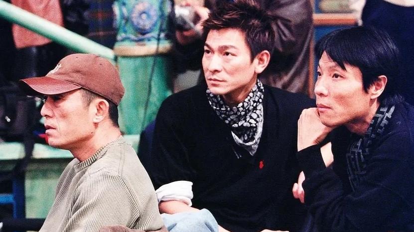 成龙|成龙入驻直播平台，开启首秀，众明星助阵，累计观看人数破5000万