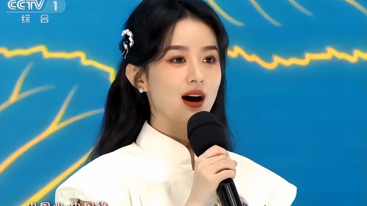 |赵丽颖逛街被男子强行搭讪！好友上前一把拦住，3助理提袋子排场大