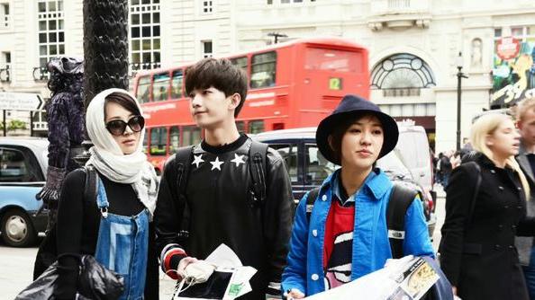 杨幂|《花儿与少年》正式上班，杨幂穿搭时尚或带火同款，刘敏涛显年轻