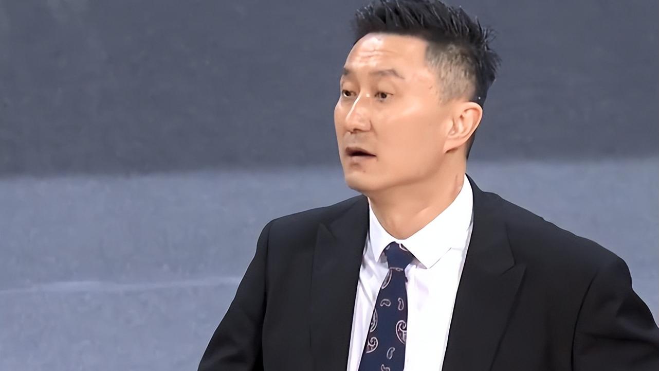 莱曼|细节满分！广东摊牌了，双外援+阿联开启进攻模式，杜锋早有准备
