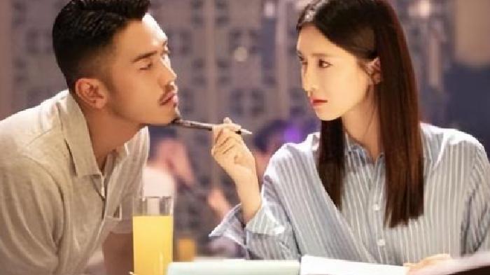 三十而已|三十而已：好马不吃回头草！梁正贤为何又回头狗腿般跪舔王漫妮呢