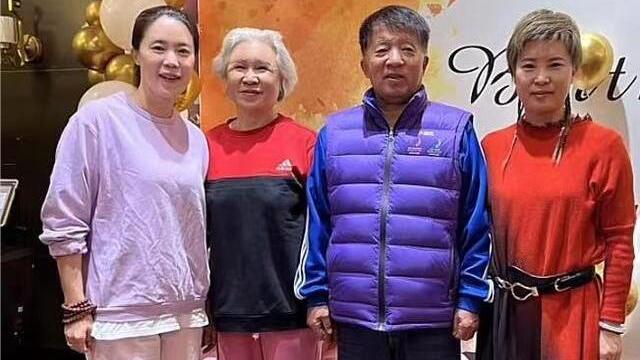 谷爱凌|40年再现！王楠女儿练球，姥爷陪练姥姥捡球，笑笑：最爱孙颖莎