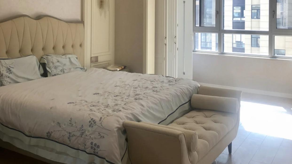 卧室别再豪装了，聪明人开始“做减法”，来看看“6不做”有多爽