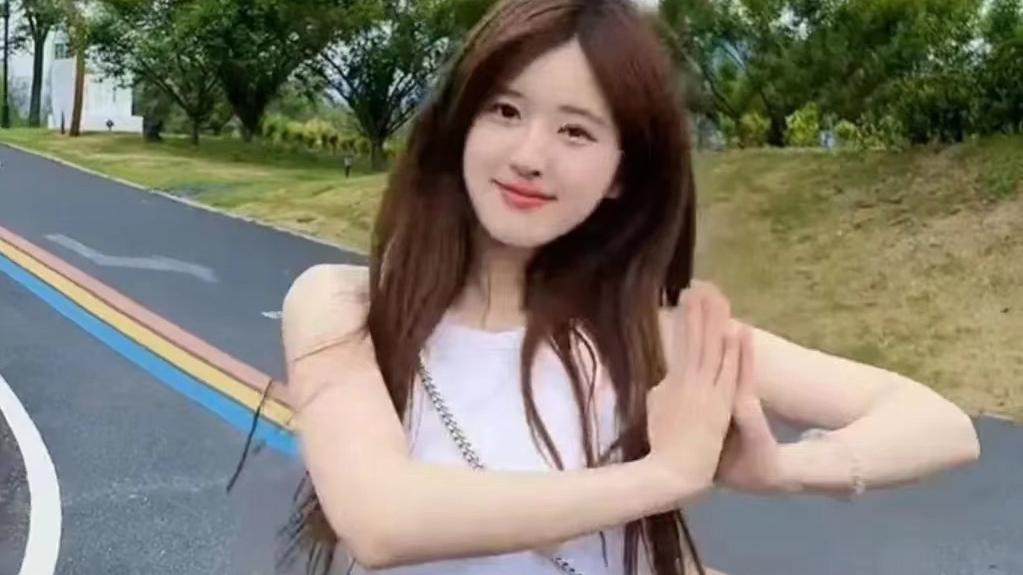 赵露思|赵露思跳闽南舞，气质清纯身姿曼妙，网友：以为是章泽天