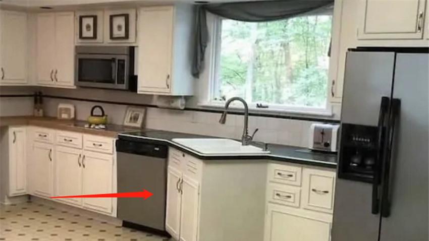 淋浴房装门口、鹅卵石做马桶？外国人这些丑设计比国内还“优秀”