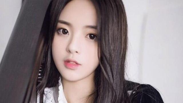 杨超越|“逆天改命”杨超越，厨师揩油、机器搅手，大明星也有艰难的过去