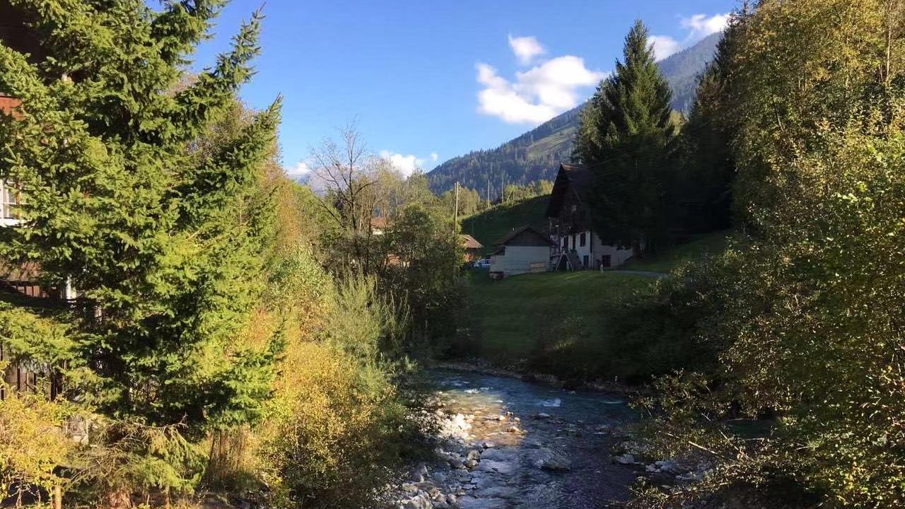 毕业旅行|瑞士旅游的精华在乡村，骑马逛瑞士