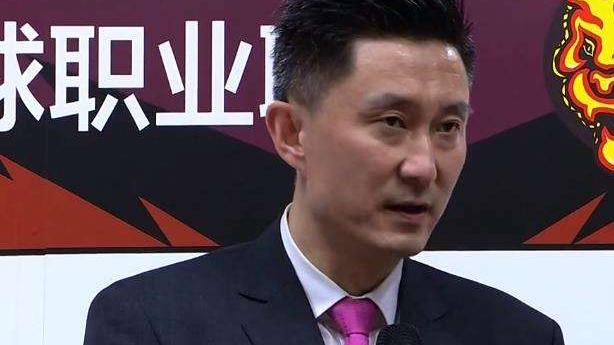 广东男篮|宏远大胜后，杜锋仍叫苦连天！透露徐杰最新伤情，胡明轩获解放
