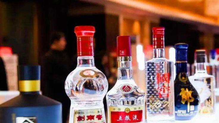 适合“待客”的5款白酒，都是纯粮佳酿，性价比也高，遇到别错过