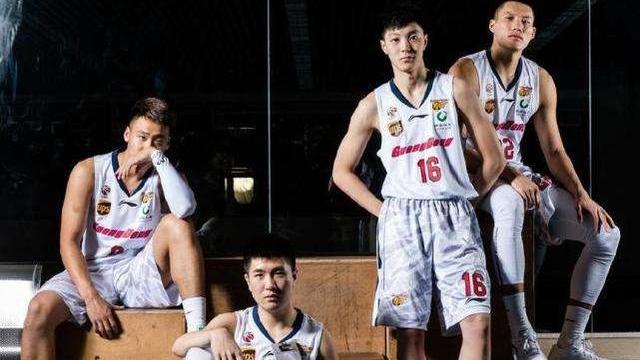 辽宁男篮|CBA正式官宣，辽篮离队第一人诞生，21岁小将4年一场比赛也没打