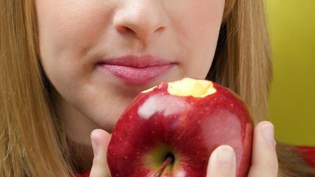 肠胃|藏在身边的天然“泻药”，坚持吃，或许能排出臭宿便，抚平大肚子