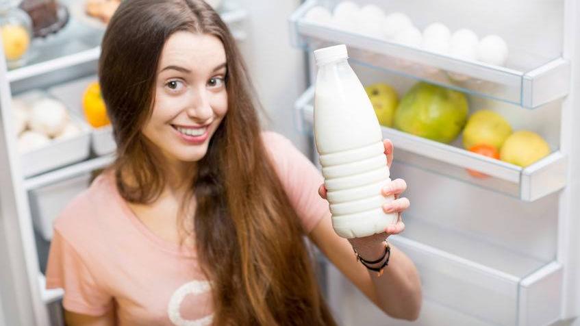 牛奶|牛奶营养高，为何中医却不建议喝？提醒：这3类人需慎重选择牛奶