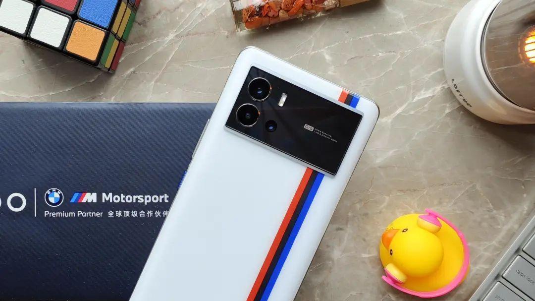 电池|买手机不必盲目追新款，这3款老旗舰凭实力捡漏，能流畅再用五年