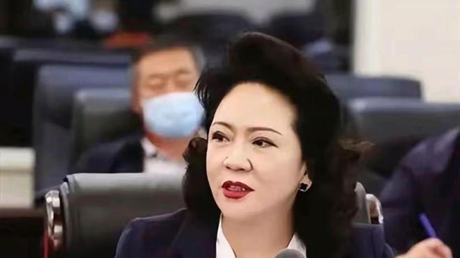 “李少莉事件”持续热度，网友：爱美之心，人皆有之