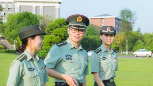 文职|2022“军队文职”工作招聘遇冷，近10000岗位有空缺，原因很现实