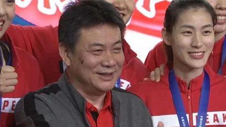 蔡斌|中国女排大换血，五名功臣老将被踢出局，重新建立国家队
