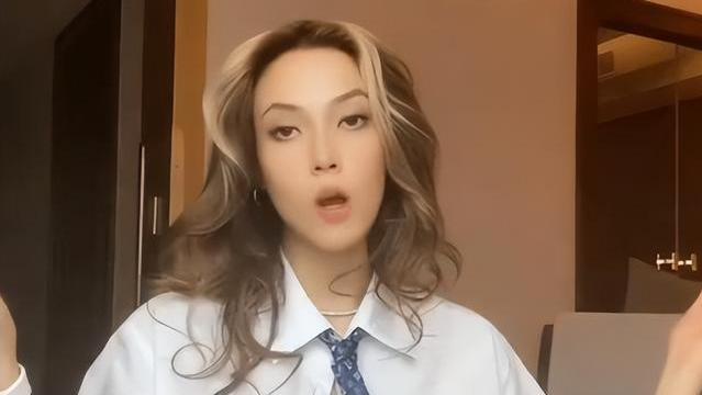 奥斯卡|谷爱凌现身颁奖典礼，与奥斯卡影后凯特同台，大魔王眼神太宠了！