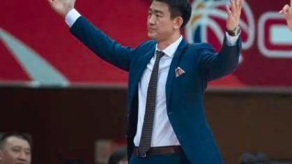 杨鸣|王博获奖发感慨，杜锋正在改，杨鸣也意识到了