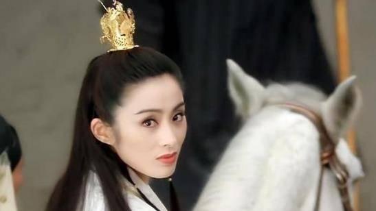 整容|10位女星再扮成名角色，“整容脸”与“天然脸”，差距一目了然