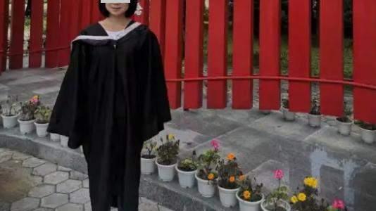 教师|山东：两高中生在教师办公室下跪，原因曝光让人泪目，网友点赞