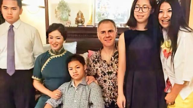 金星秀|?金星秀恩爱，与丈夫国外同游，汉斯状态不佳，未戴口罩遭批评！